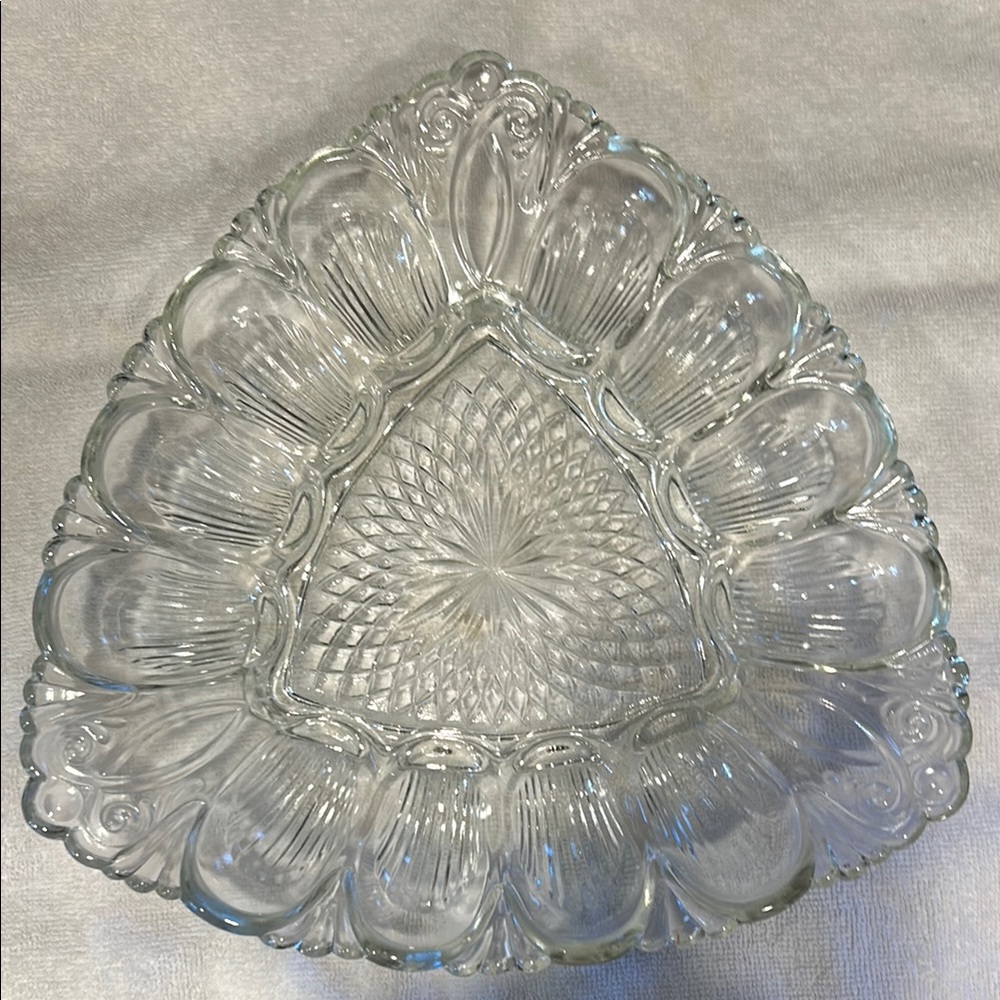Vintage Triangular Egg Plate in perfect condition.